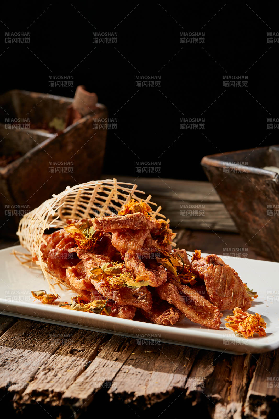 金莲拌干炸野生草鱼排