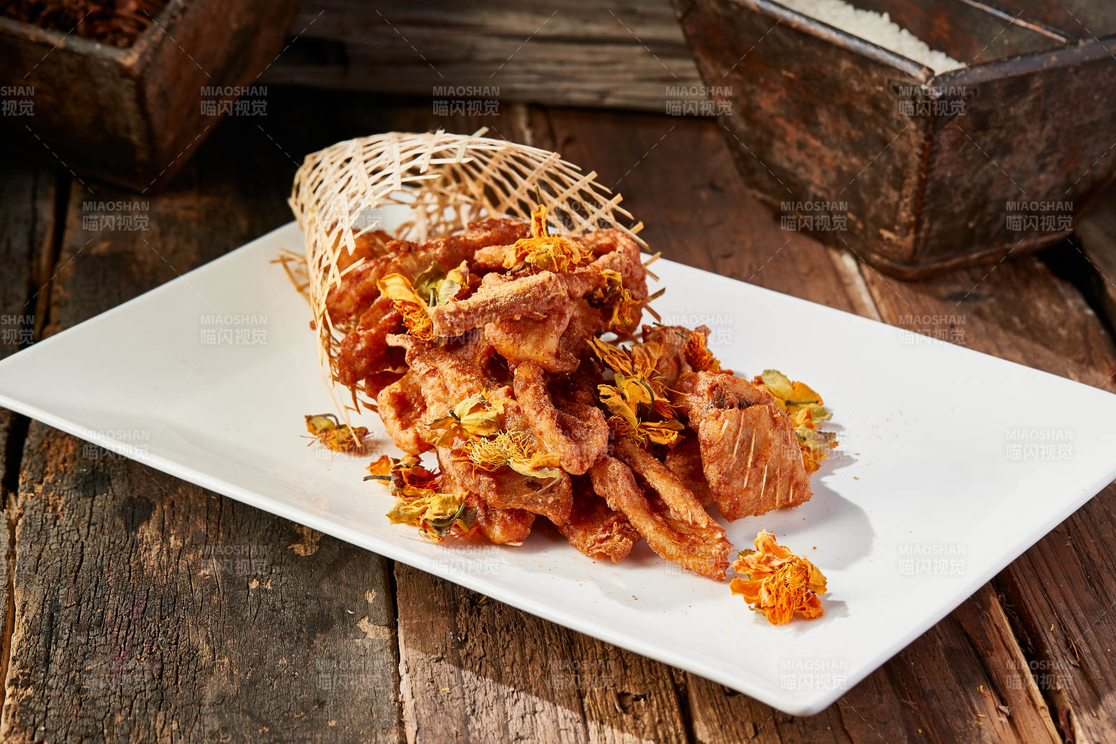 金莲拌干炸野生草鱼排