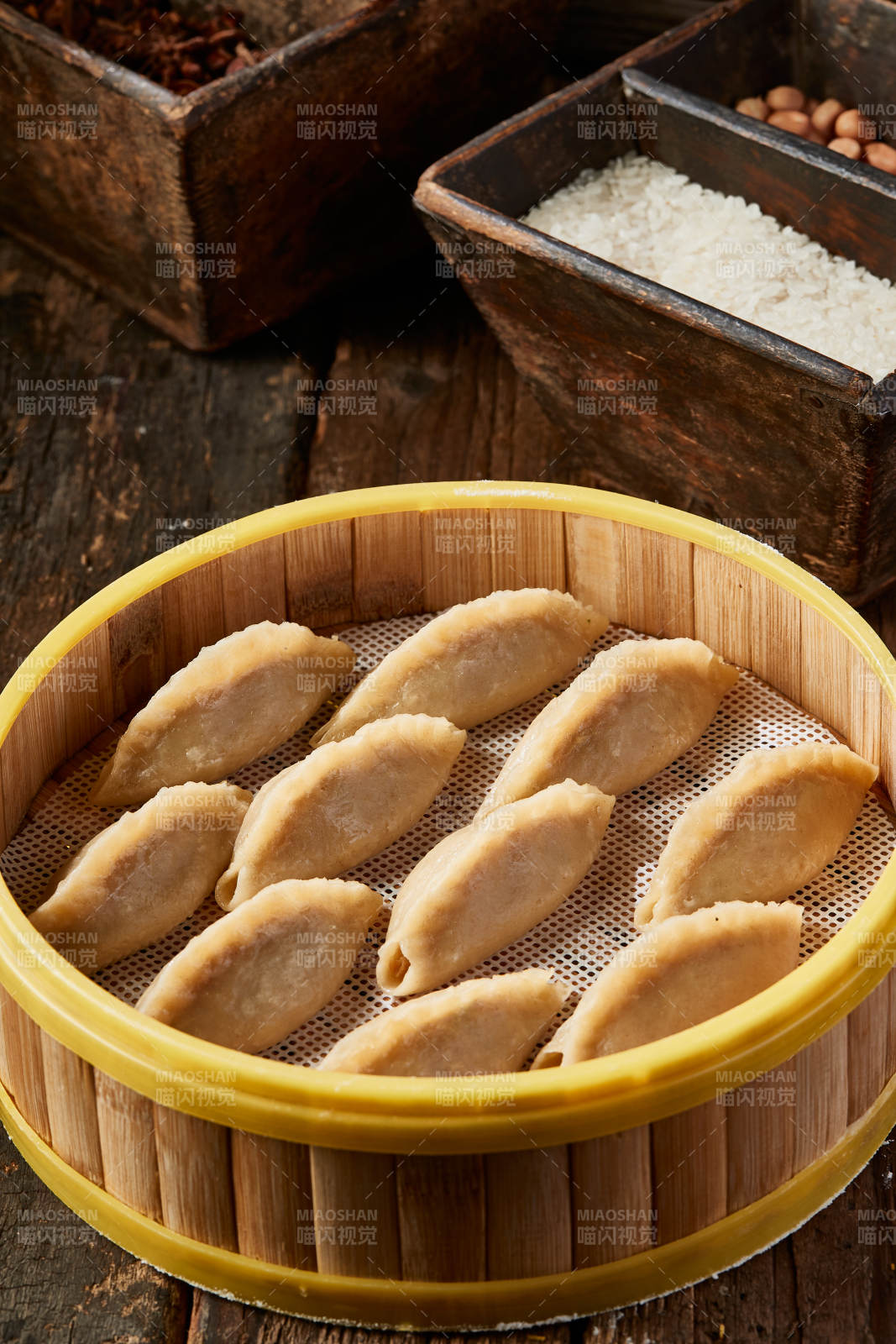 粗粮莜面鱼肉馅蒸饺