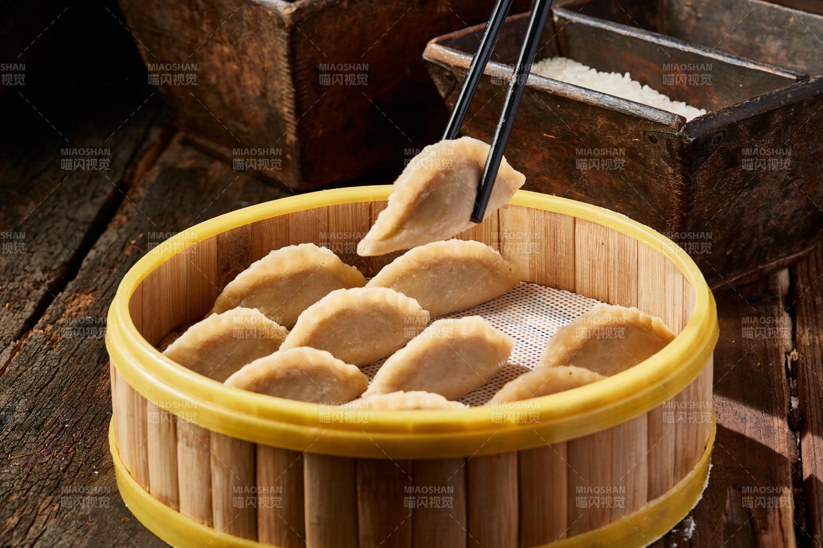 粗粮莜面鱼肉馅蒸饺