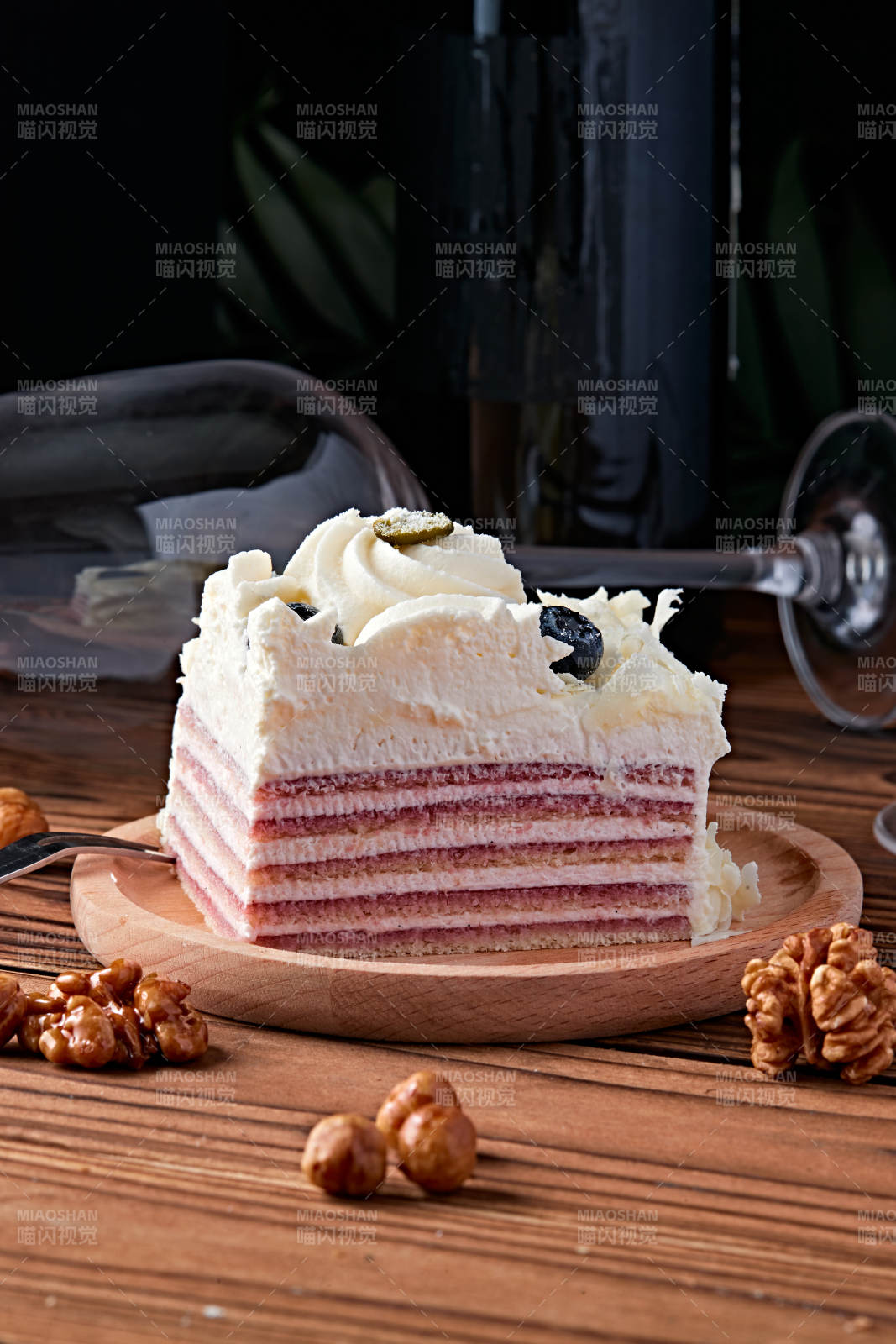 蓝莓白巧克力鲜奶慕斯榴莲蛋糕