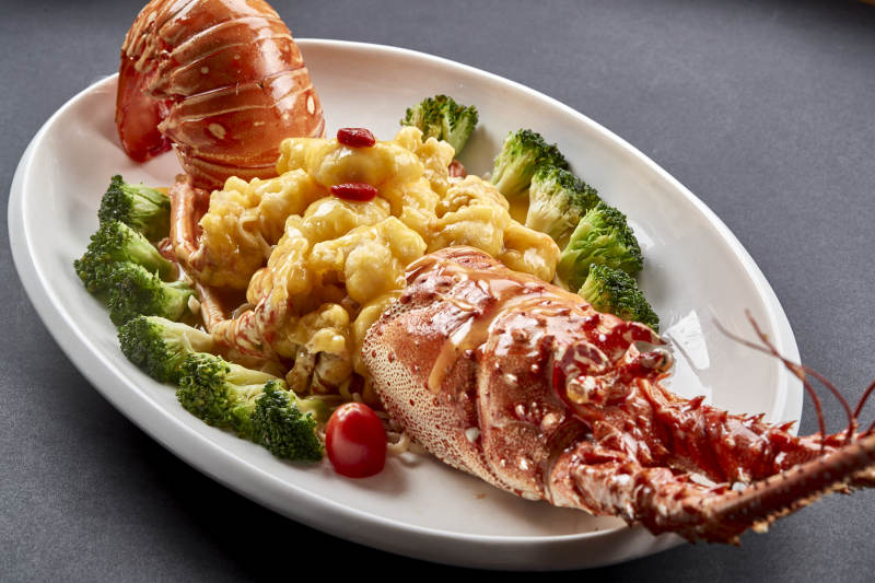 高级海鲜芙蓉炒澳洲大龙虾