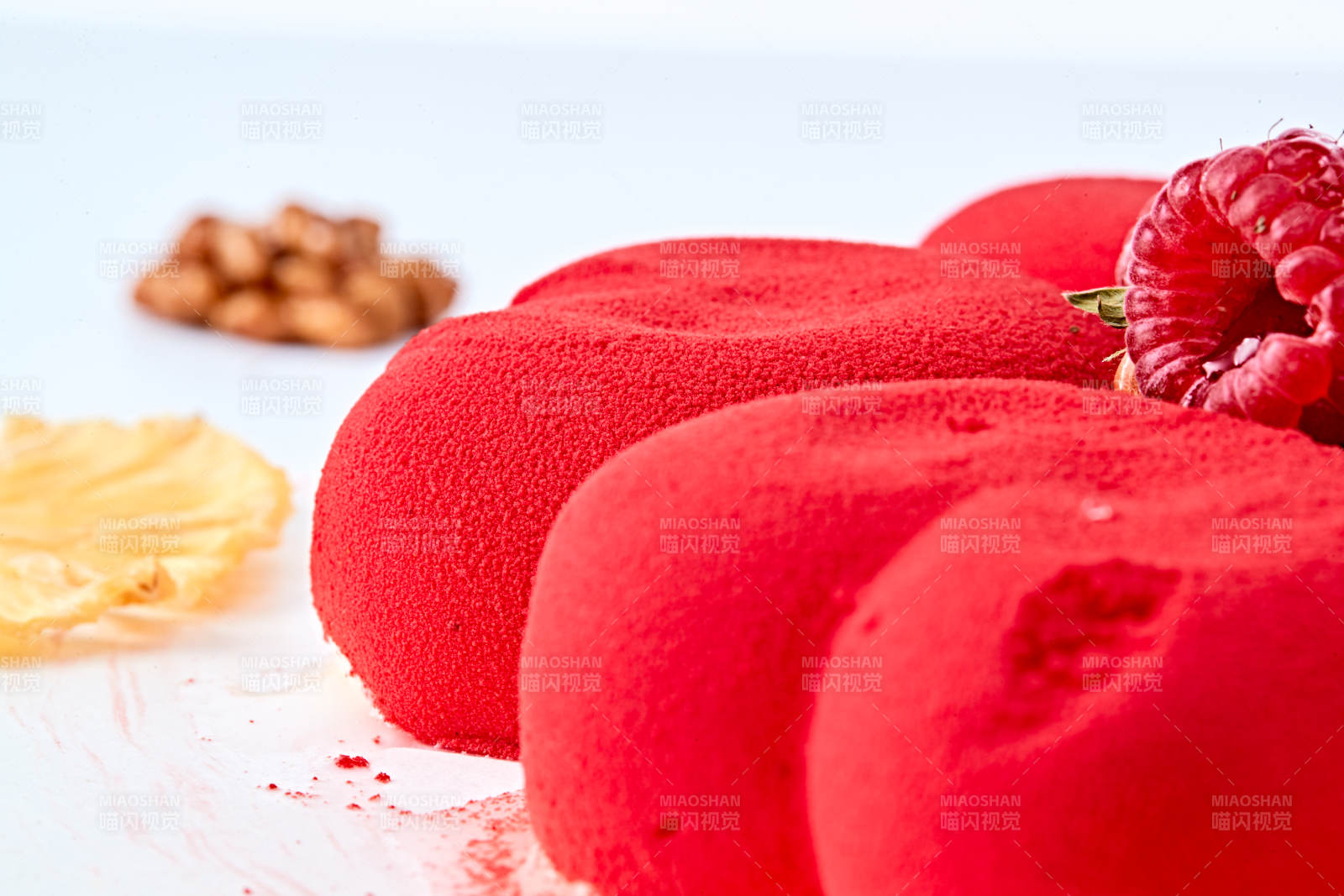 鲜水果抹茶心形奶油慕斯蛋糕