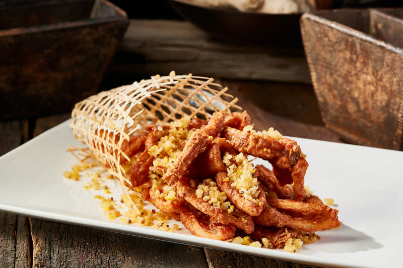 金莲拌干炸野生草鱼排