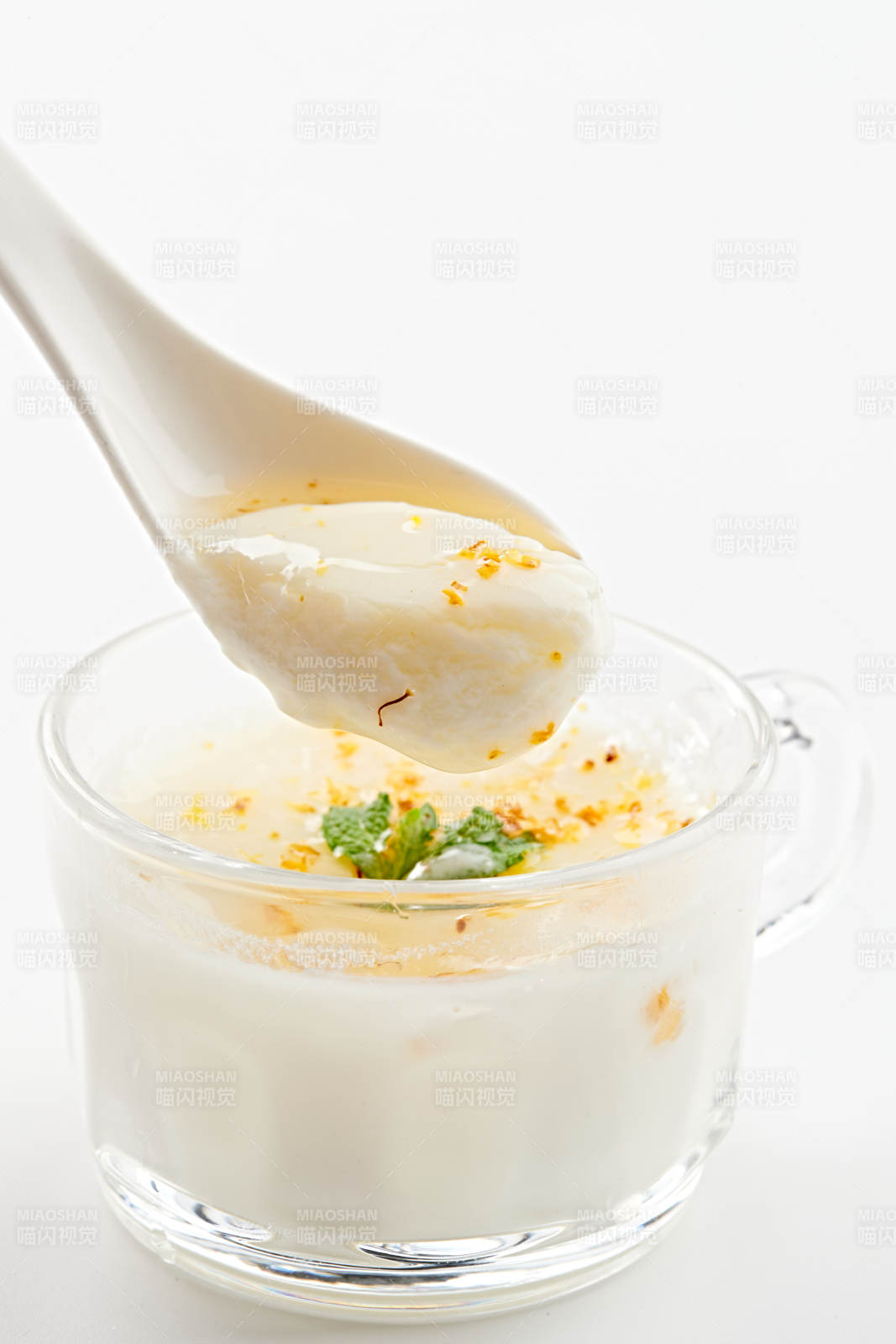 自制美味草原风味的多口味纯醸老酸奶