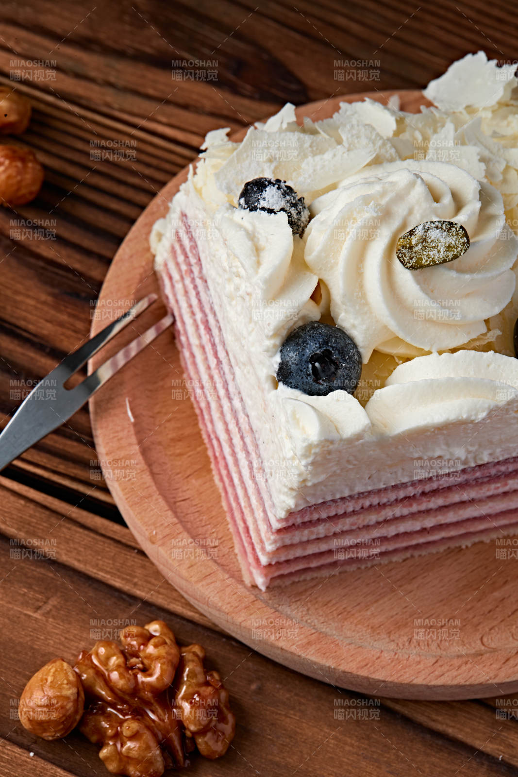 蓝莓白巧克力鲜奶慕斯榴莲蛋糕