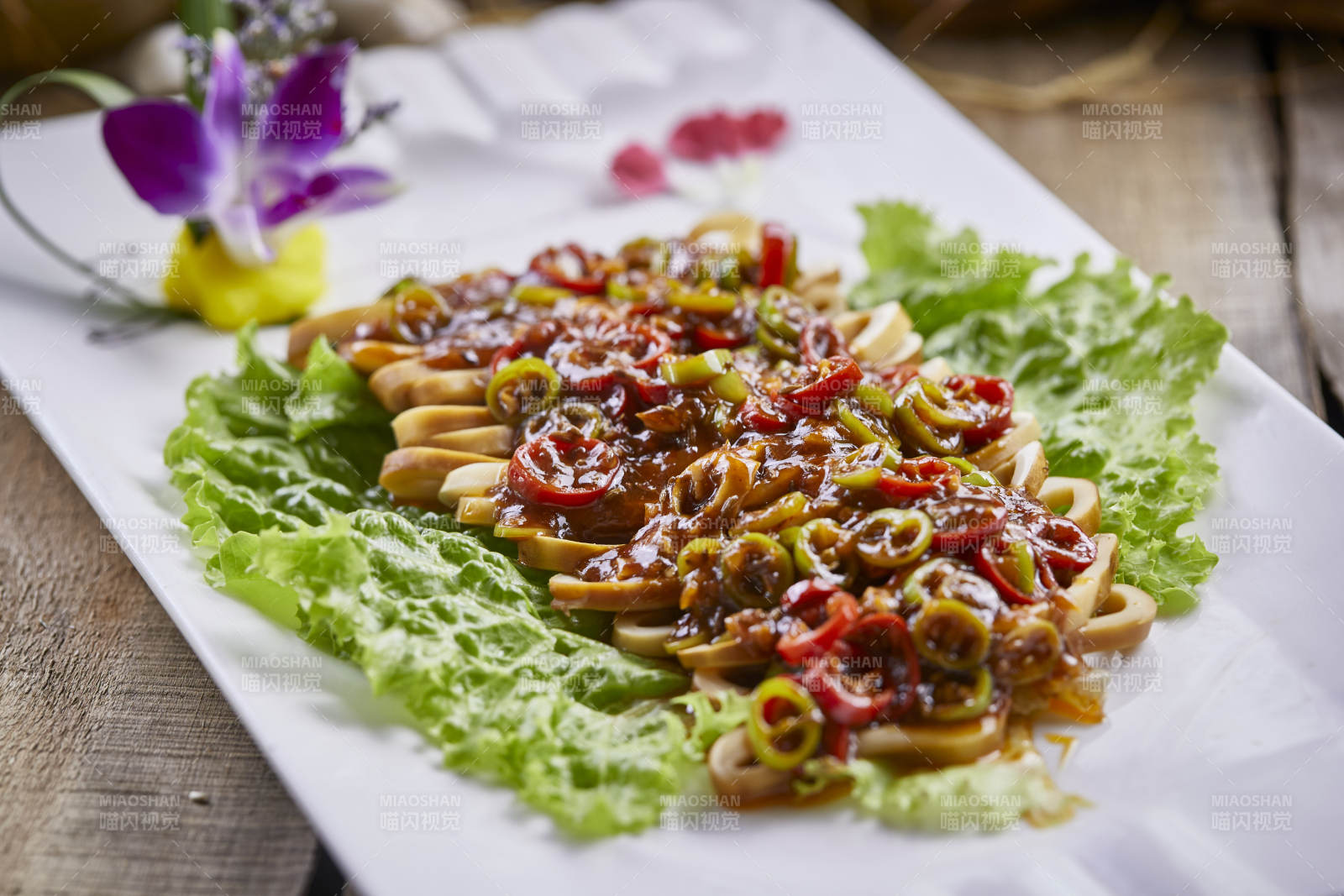 鲜椒酱盖浇鱿鱼圈图片