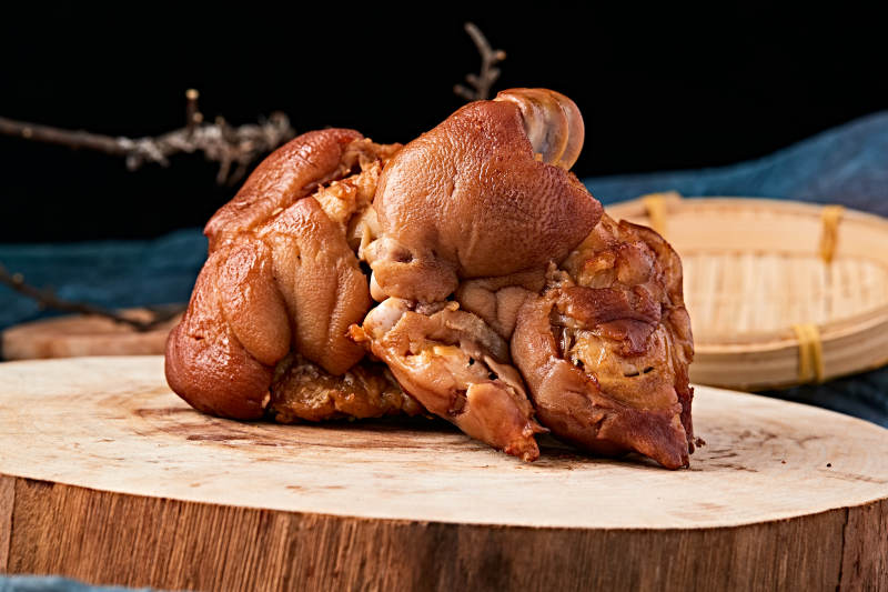 美味熏酱猪蹄