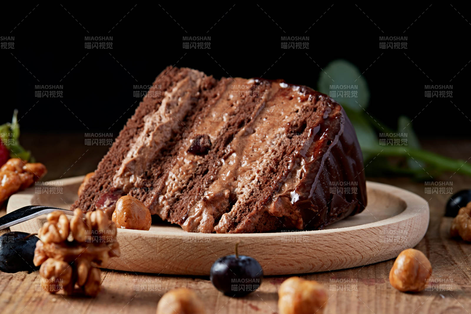 藍莓草莓車厘子巧克力鮮奶慕斯生日蛋糕