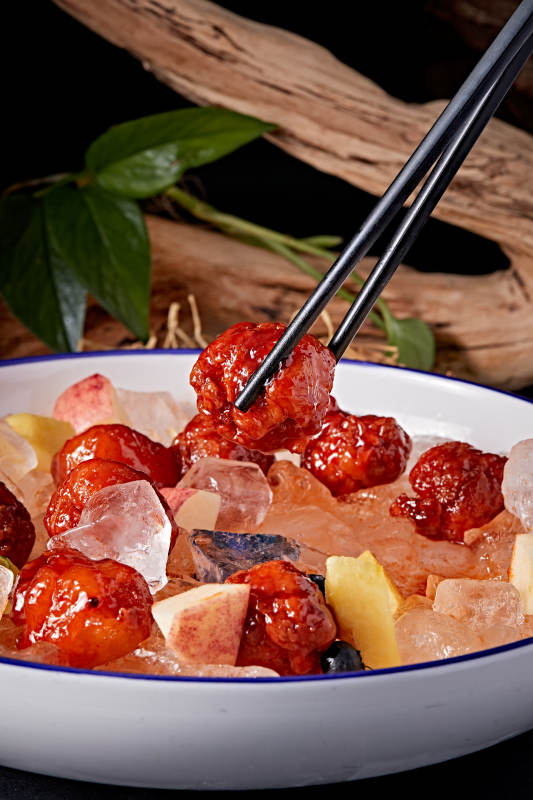 冰镇水晶果味凤梨咕咾肉