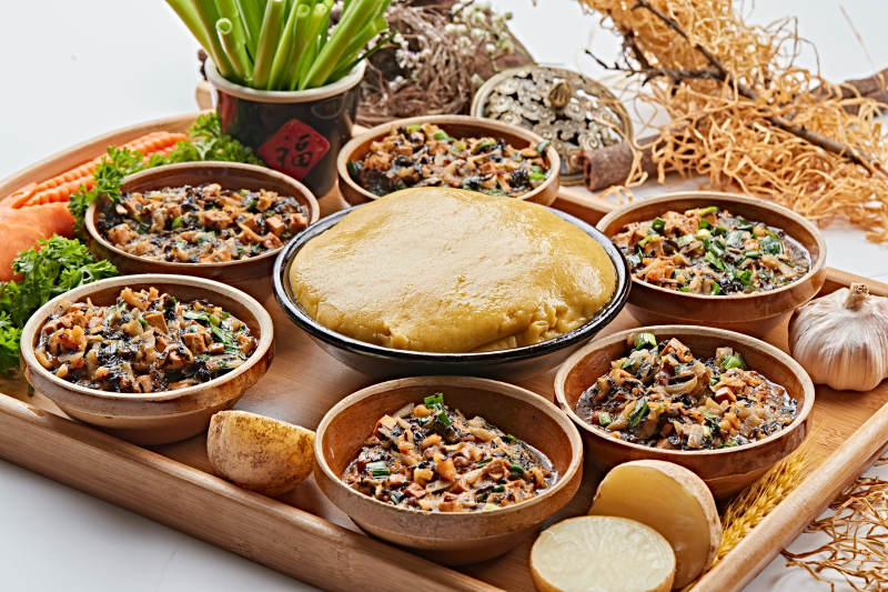 農家熬菜配實心黃面糕