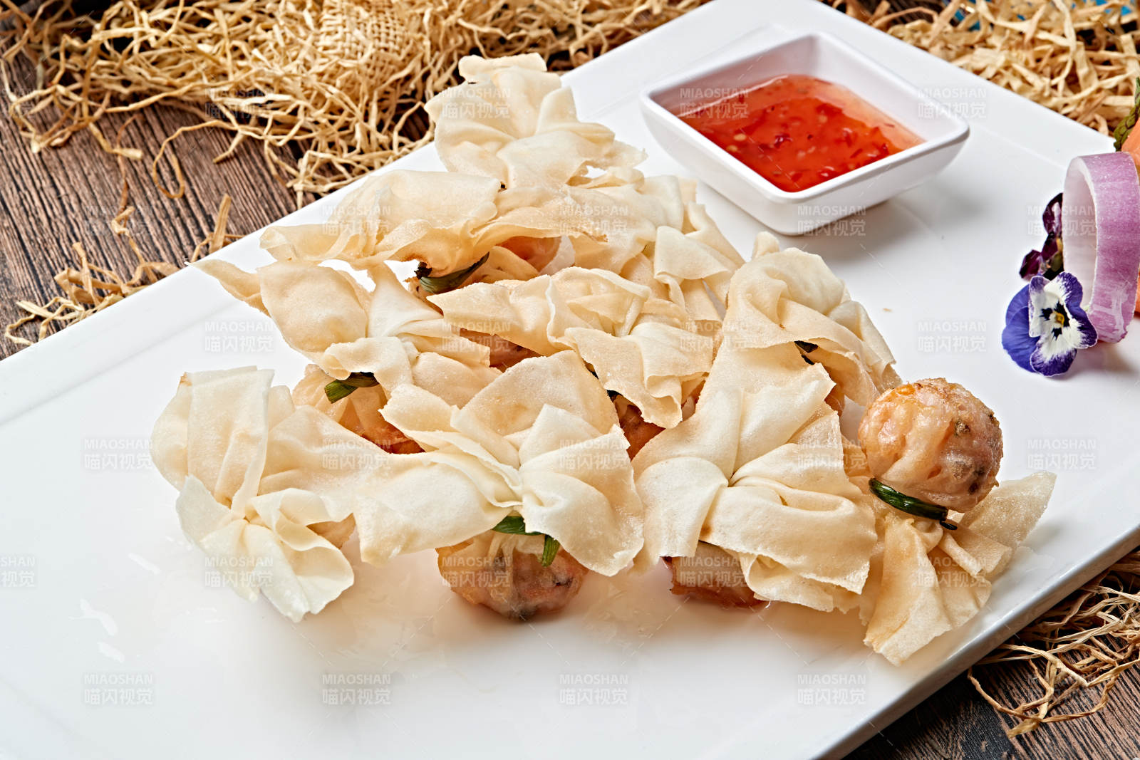 油炸虾肉馅口袋馄饨