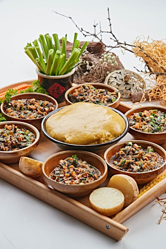 農家熬菜配實心黃面糕