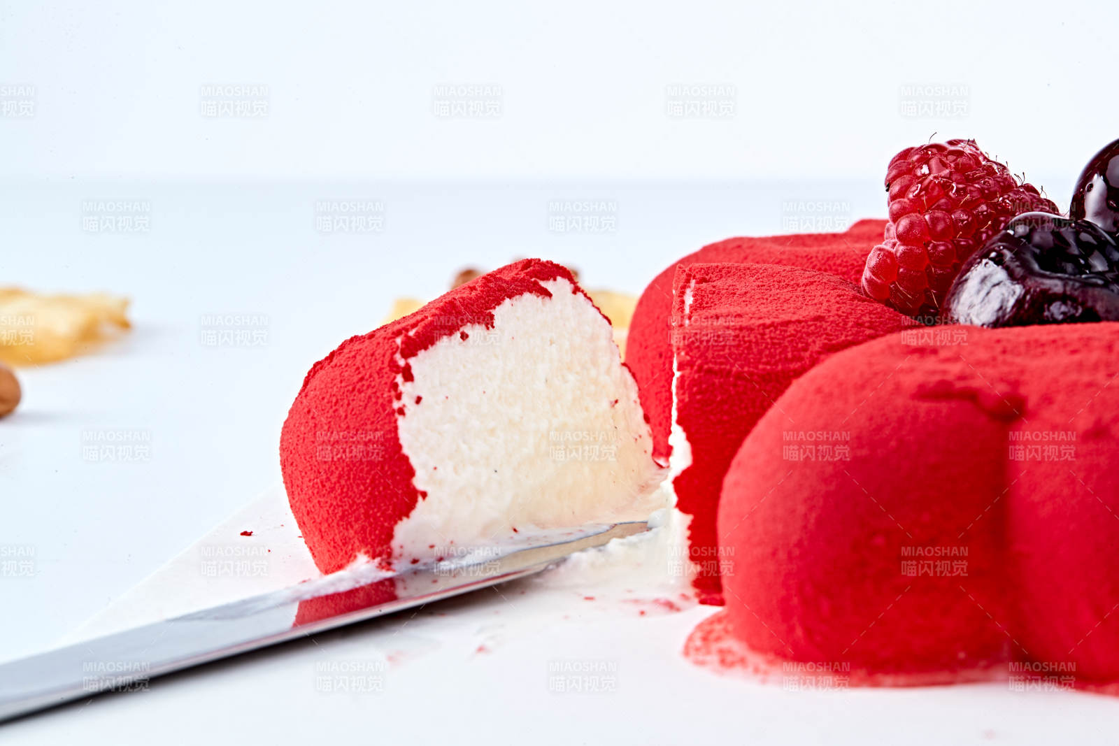 鲜水果抹茶心形奶油慕斯蛋糕