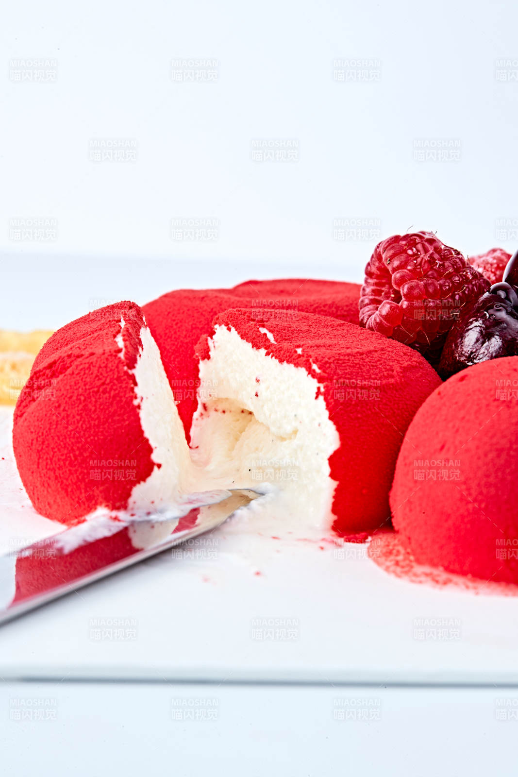 鲜水果抹茶心形奶油慕斯蛋糕