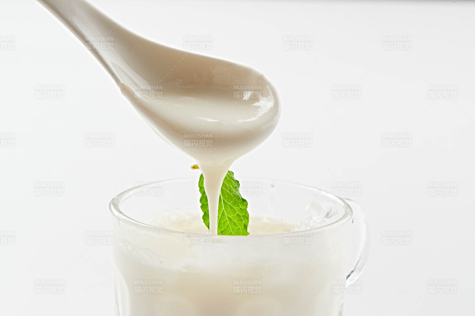 自制美味草原風味的多口味純醸老酸奶