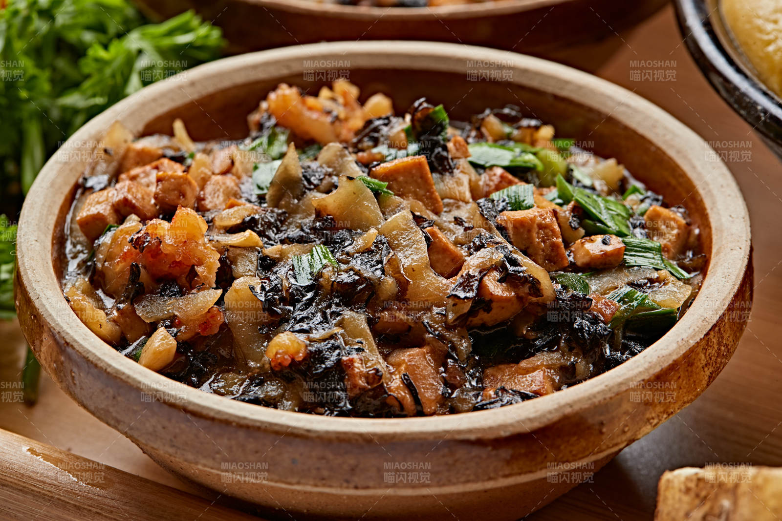 农家熬菜配实心黄面糕