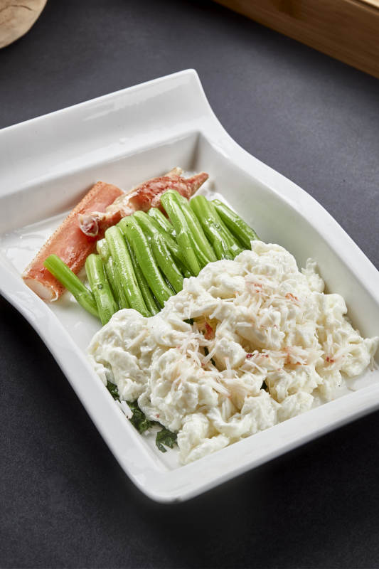 阿拉斯深海帝王蟹腿肉配芥藍