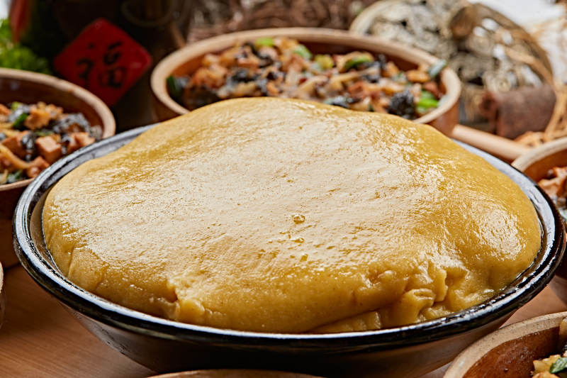 農家熬菜配實心黃面糕
