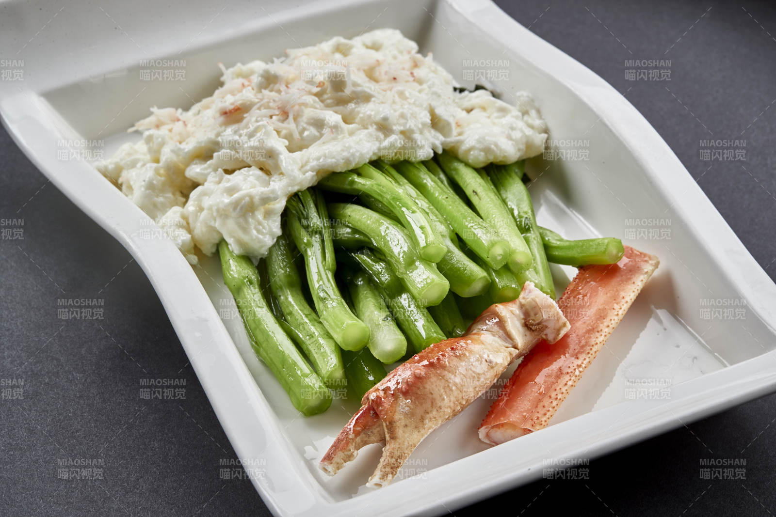 阿拉斯深海帝王蟹腿肉配芥藍