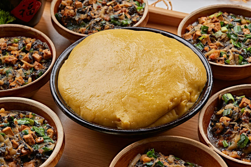 農家熬菜配實心黃面糕