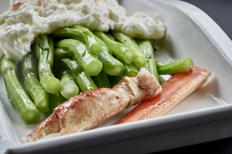 阿拉斯深海帝王蟹腿肉配芥藍