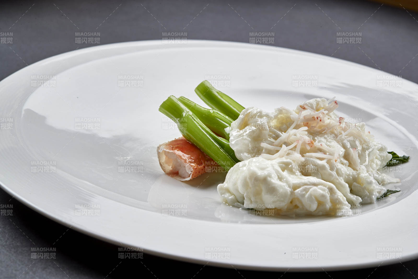 位菜阿拉斯深海帝王蟹腿肉配芥藍