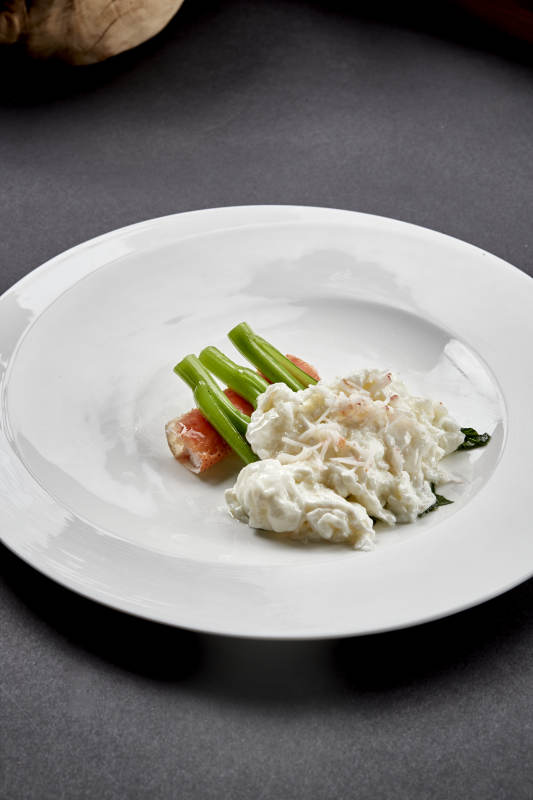 位菜阿拉斯深海帝王蟹腿肉配芥藍