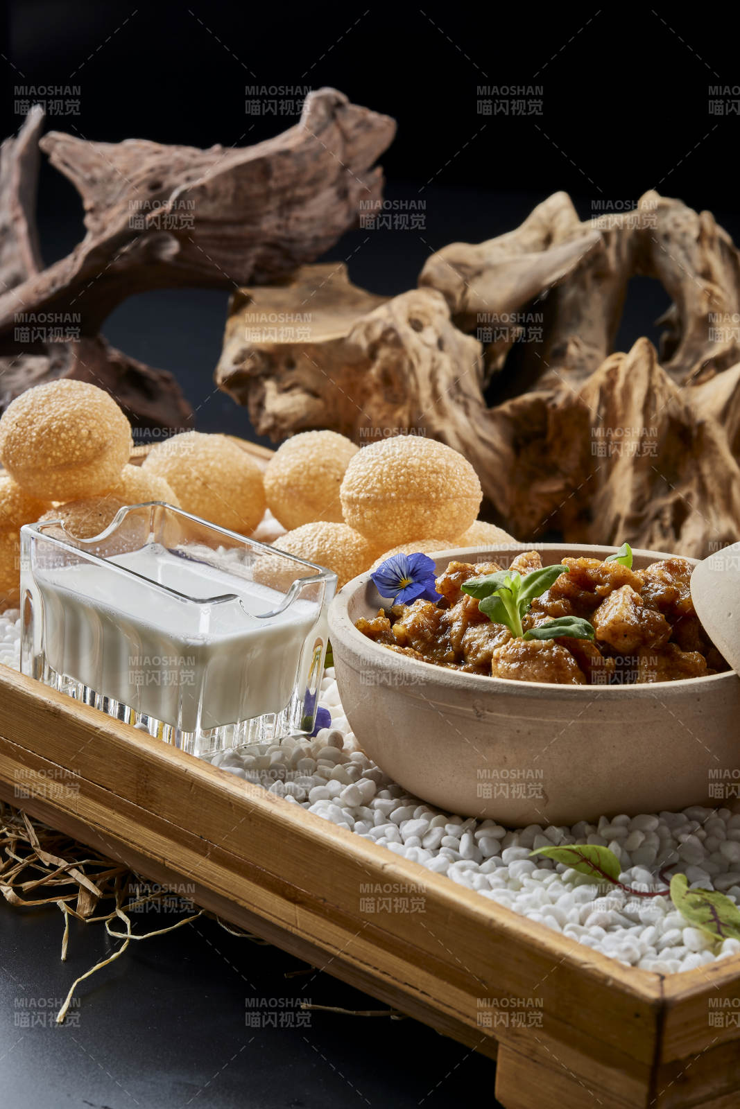 鲜奶麻团砂锅咖喱鸡块