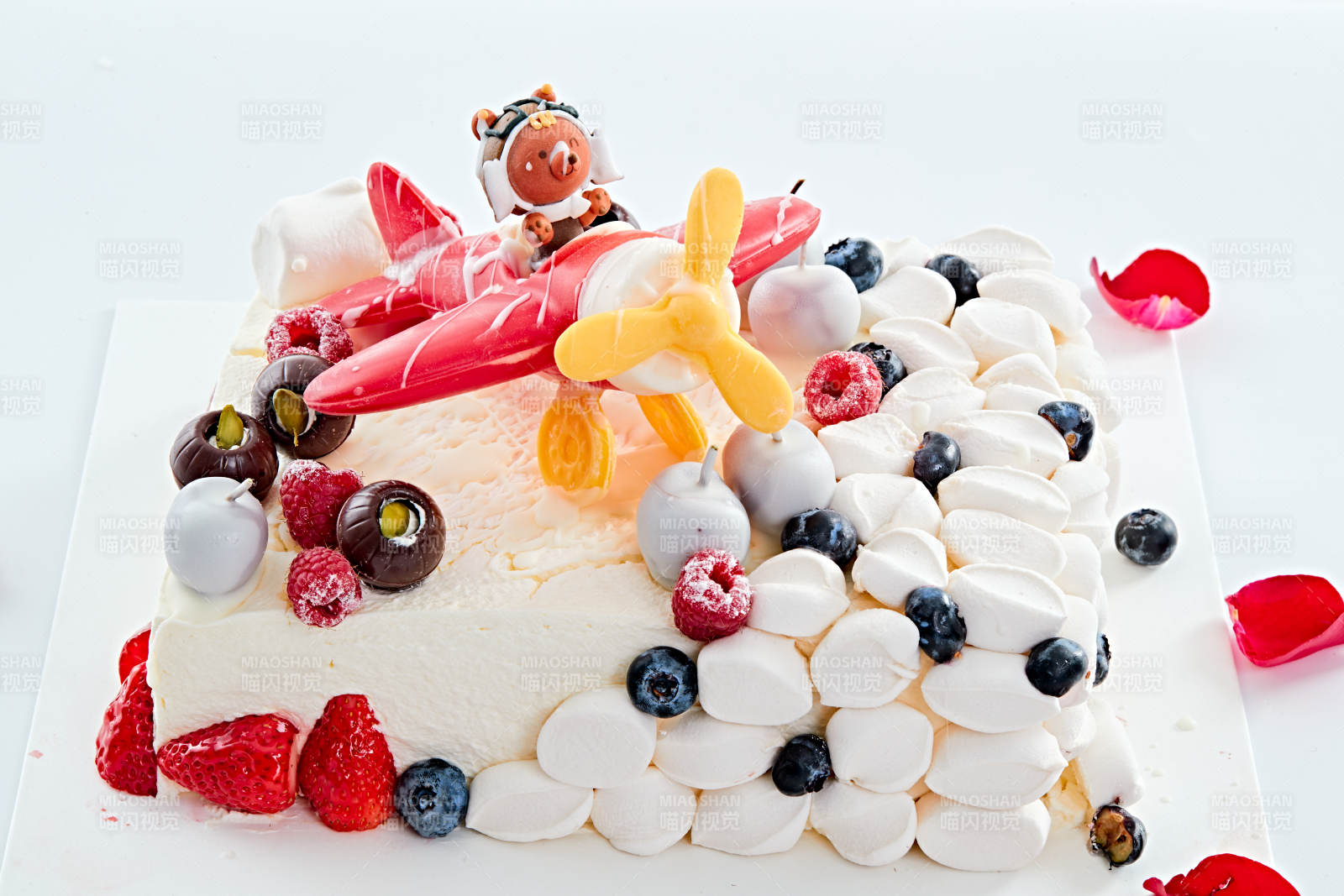 守護者乳脂鮮奶油兒童生日蛋糕