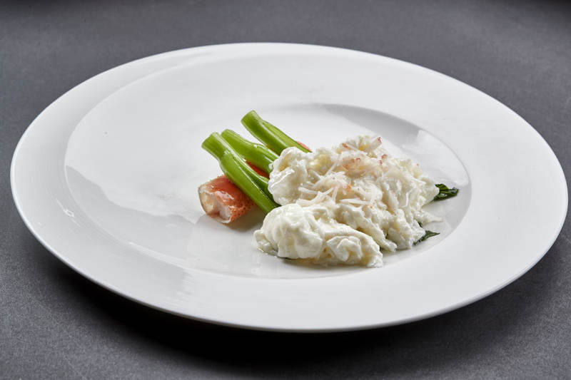 位菜阿拉斯深海帝王蟹腿肉配芥藍