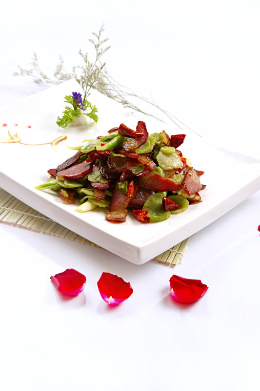 香辣蠶豆炒四川臘肉