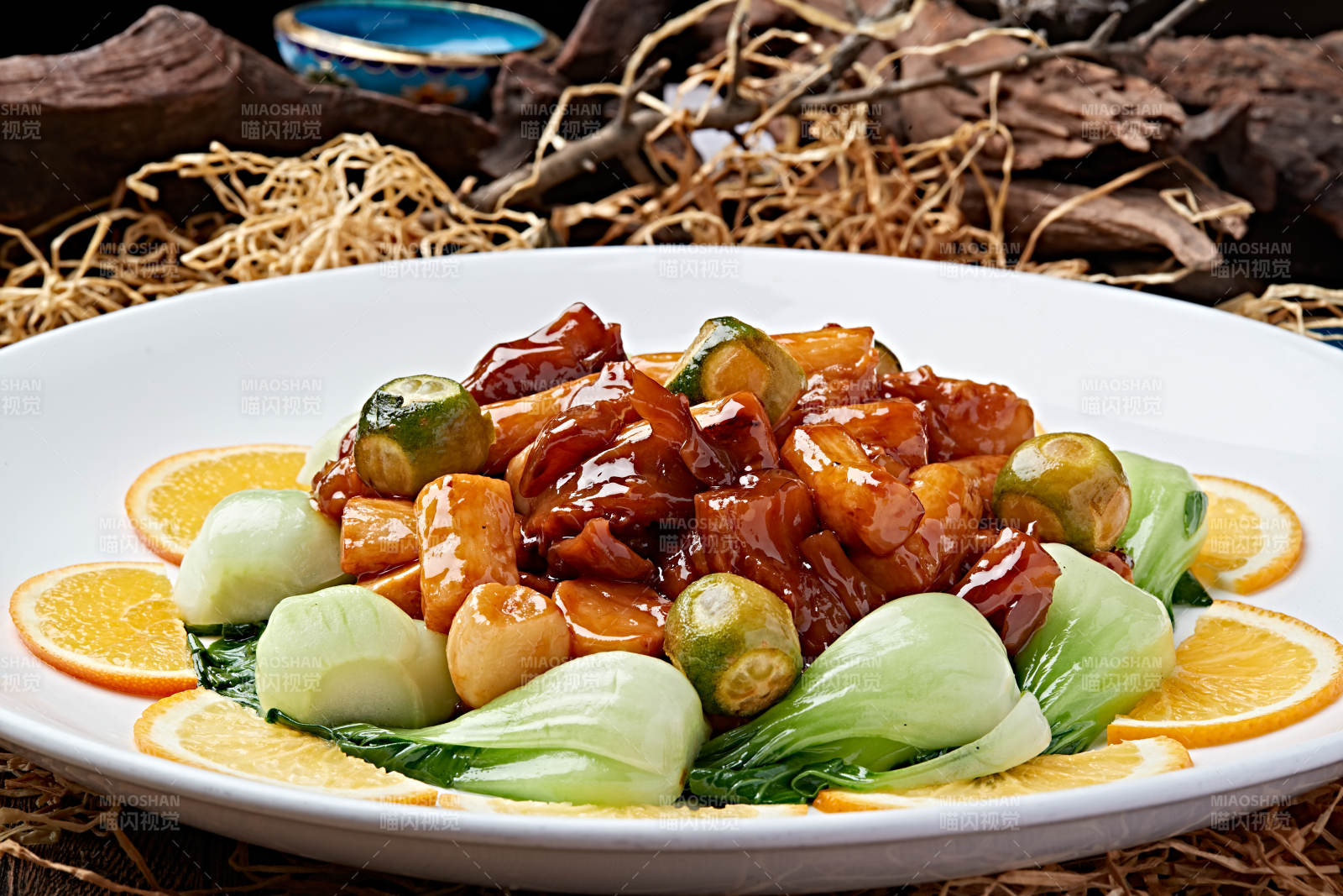 蒜香鐵棍山藥燒蹄筋