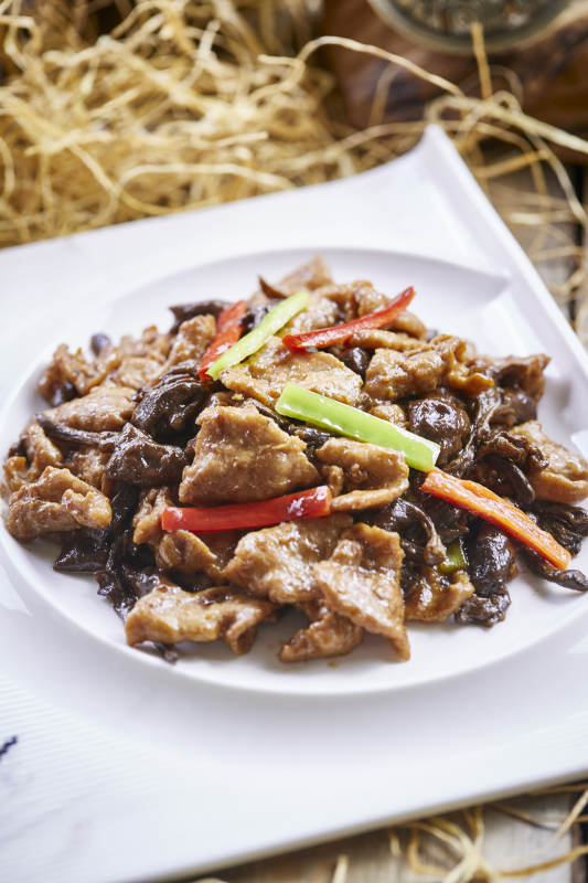 山珍菌小炒黄牛肉