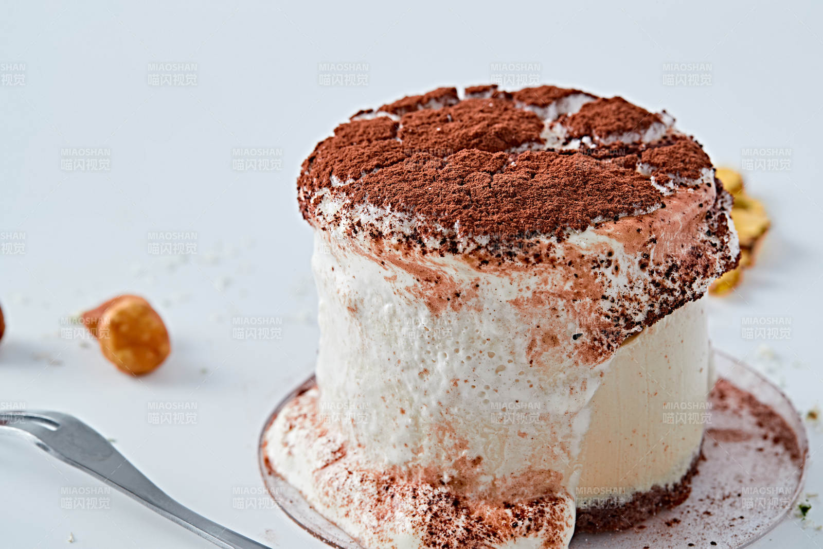 可可撒粉焦糖鲜奶酪布丁-摄影图