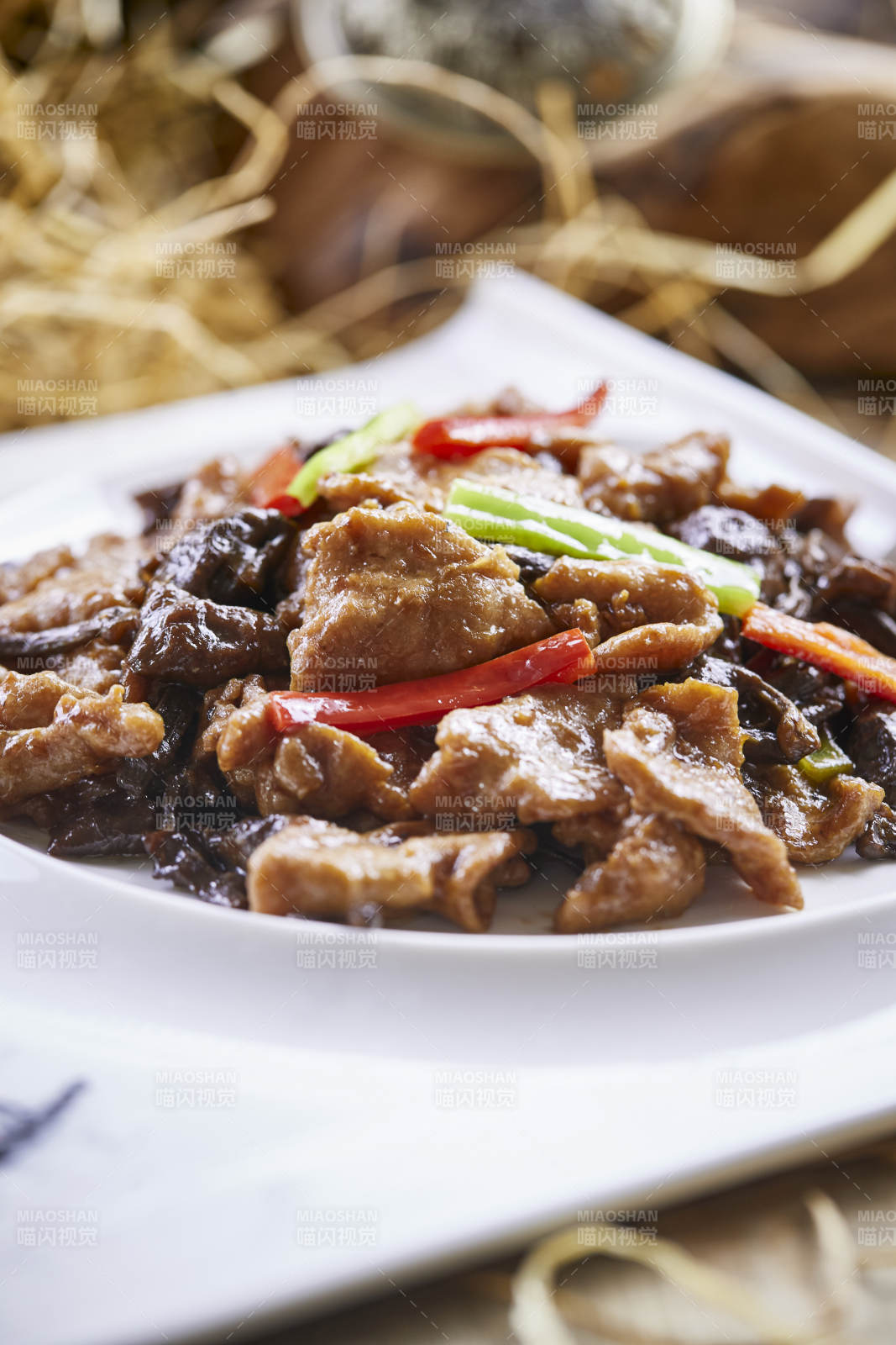 山珍菌小炒黄牛肉