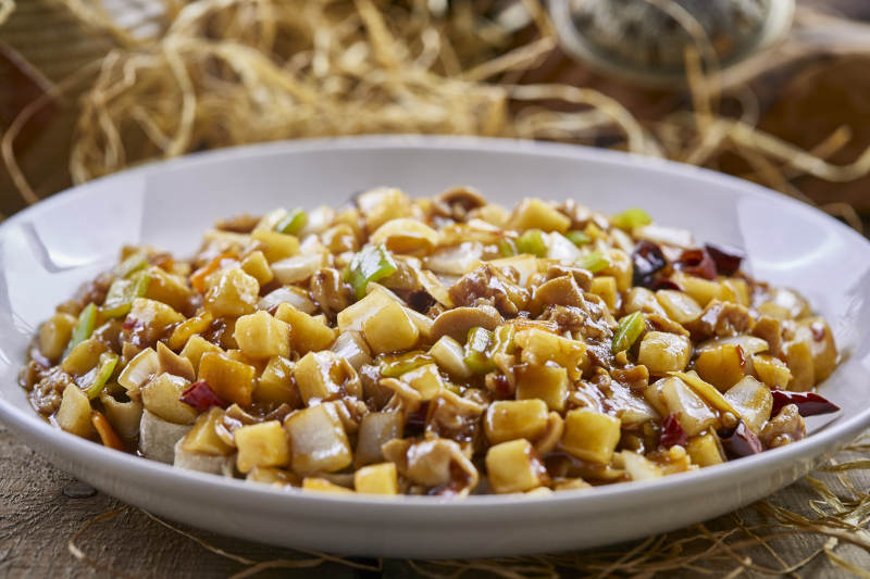 洋蔥土豆肉沫炒莜面莜面栲姥姥