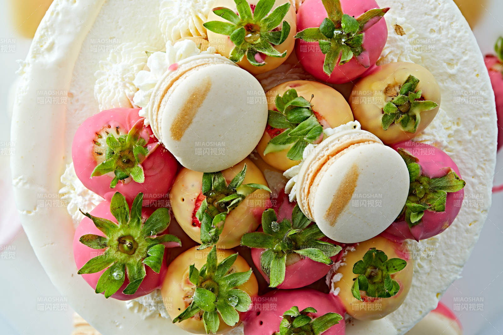 鲜草莓马卡龙法式多层奶夹心油蛋糕