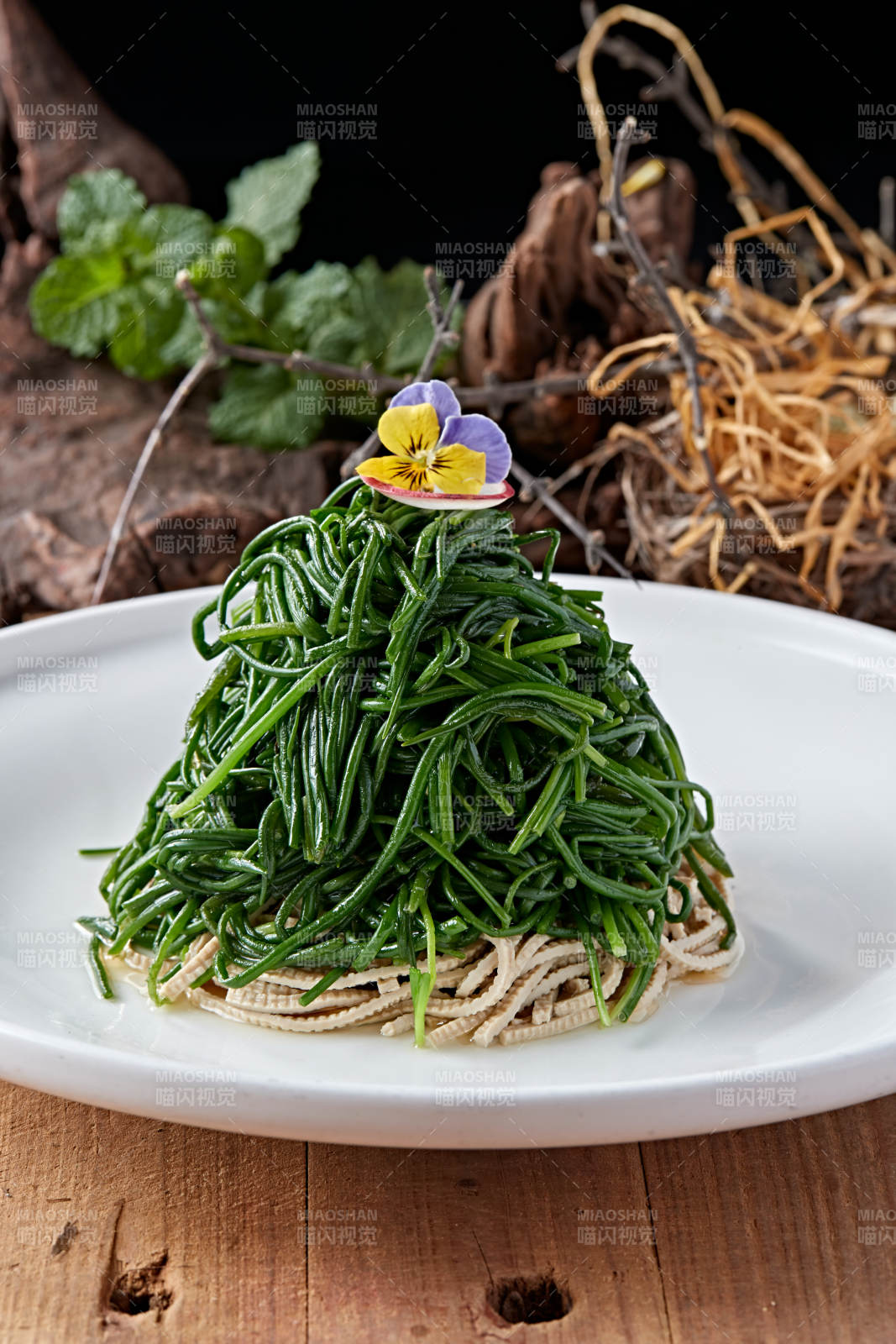 干豆腐丝拌沙葱