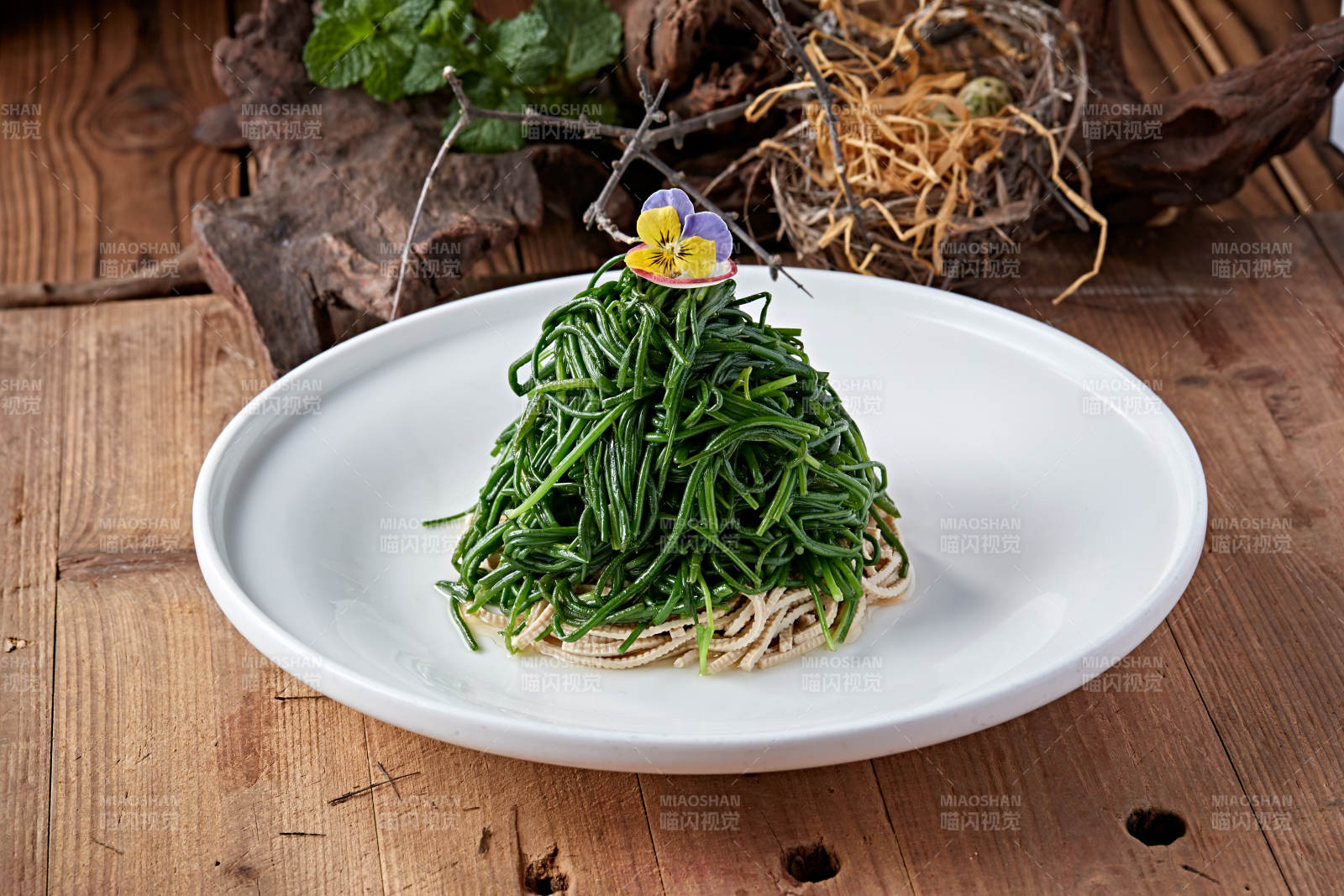 干豆腐丝拌沙葱