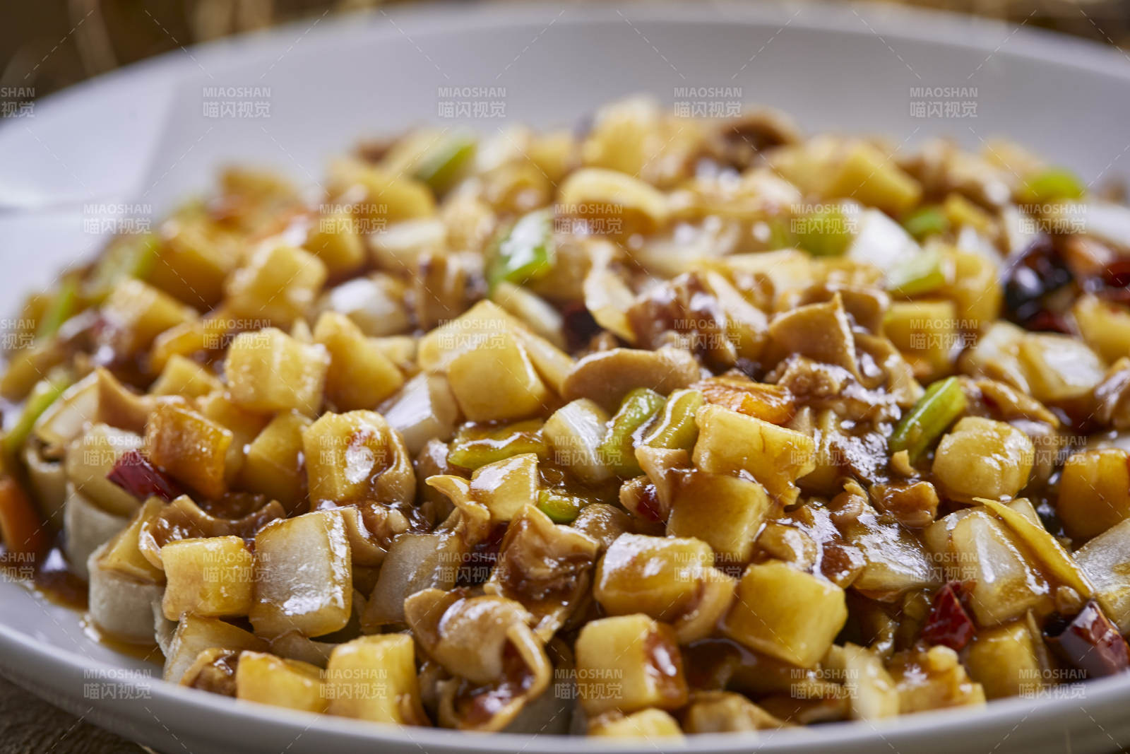 洋葱土豆肉沫炒莜面莜面栲姥姥