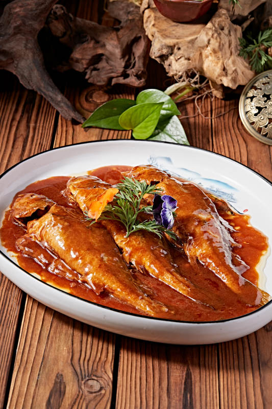 浇汁红烧海黄鱼