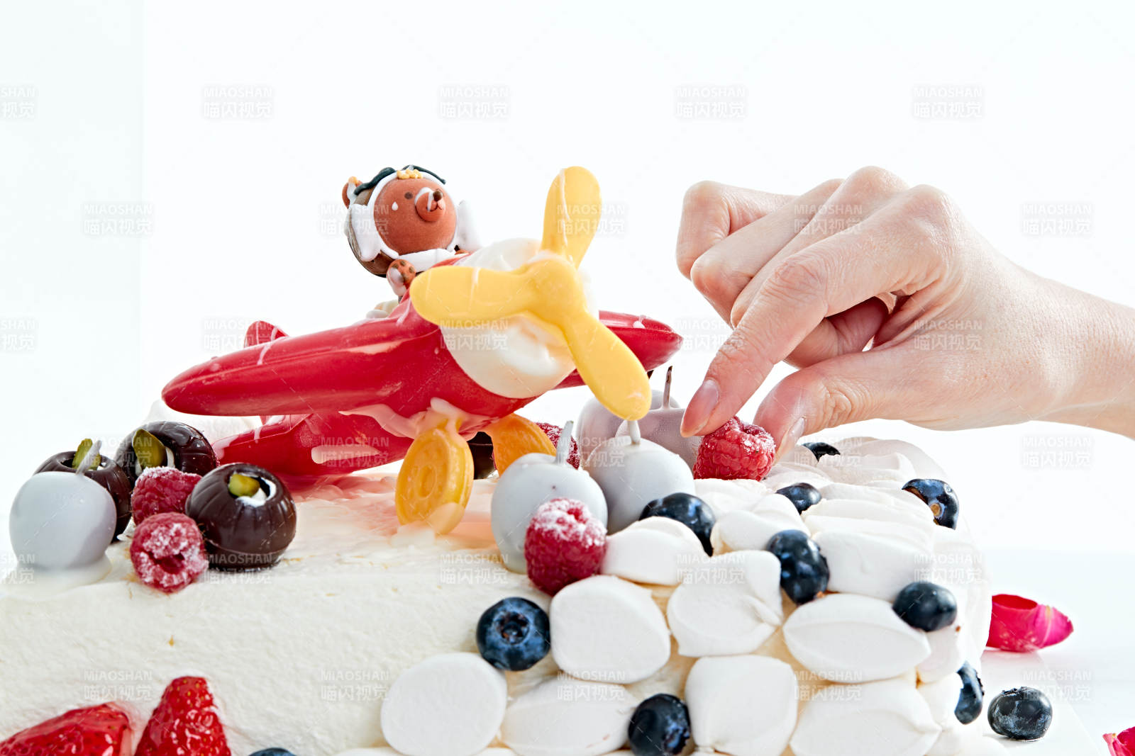 守护者乳脂鲜奶油儿童生日蛋糕