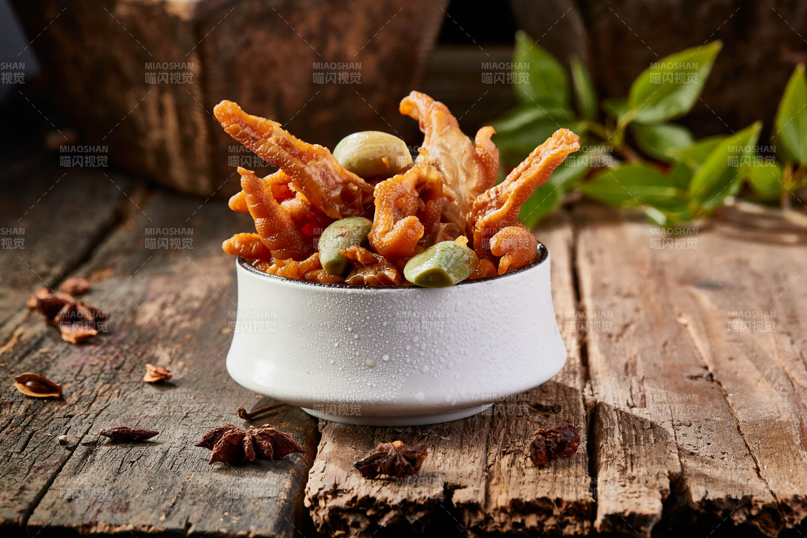 腌渍腊八蒜脱骨凤爪-摄影图