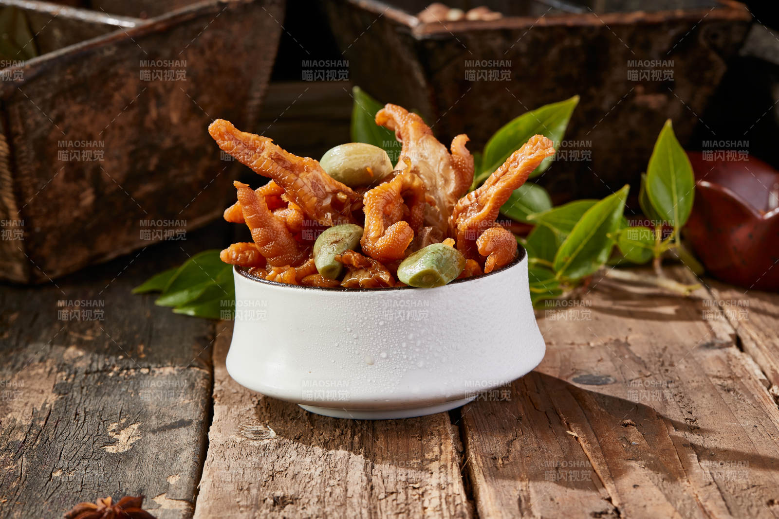 腌渍腊八蒜脱骨凤爪-摄影图