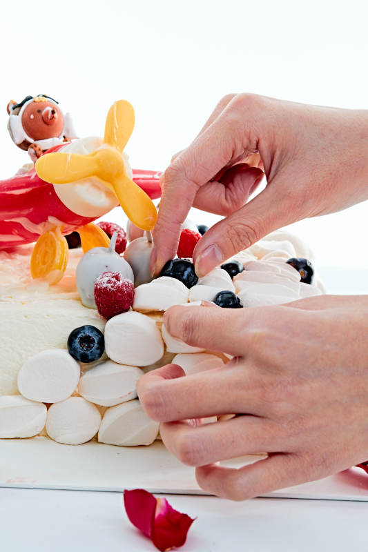 守护者乳脂鲜奶油儿童生日蛋糕