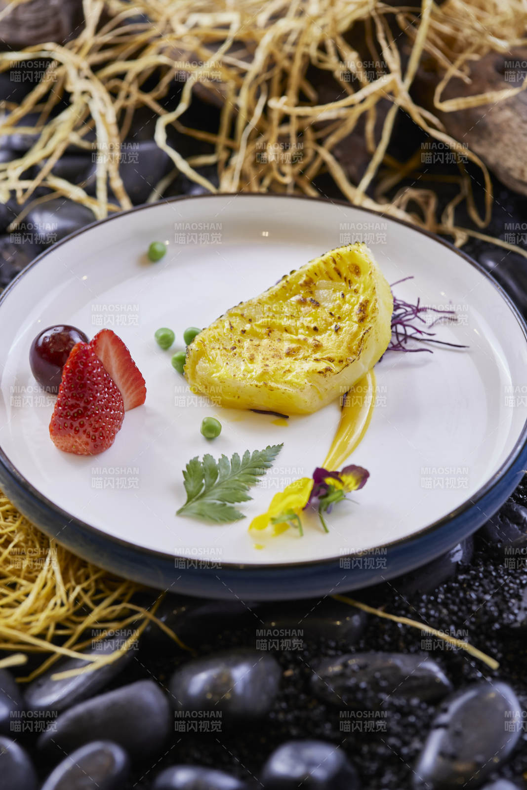 照燒深海銀鱈魚肉配南瓜慕斯