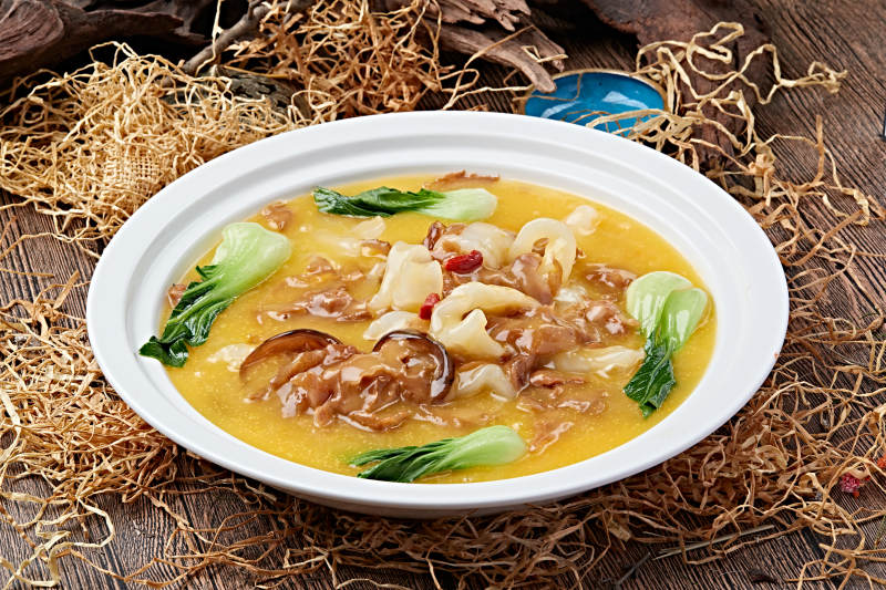 浓汤灵芝菌炖花胶