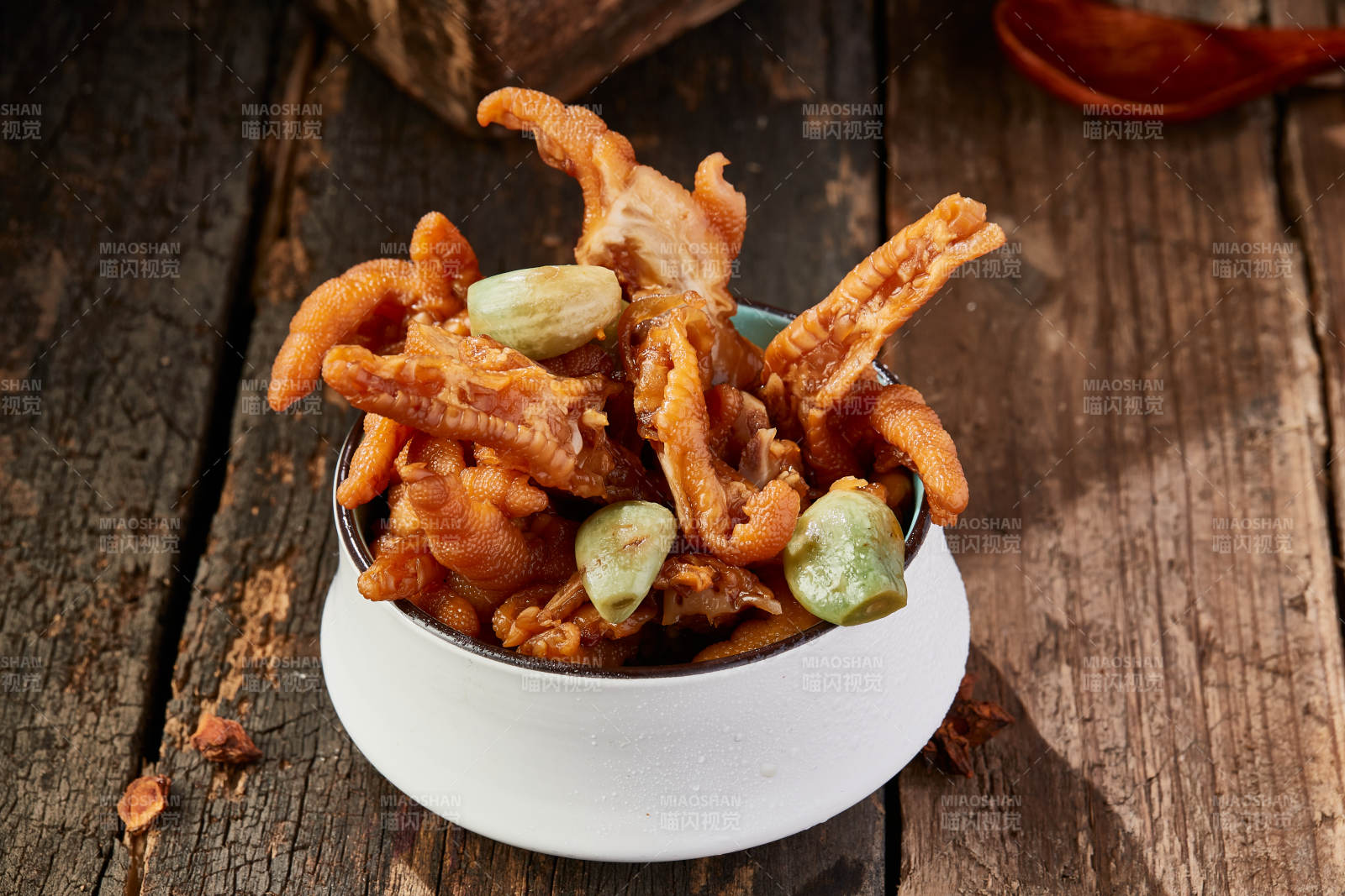 腌渍腊八蒜脱骨凤爪-摄影图