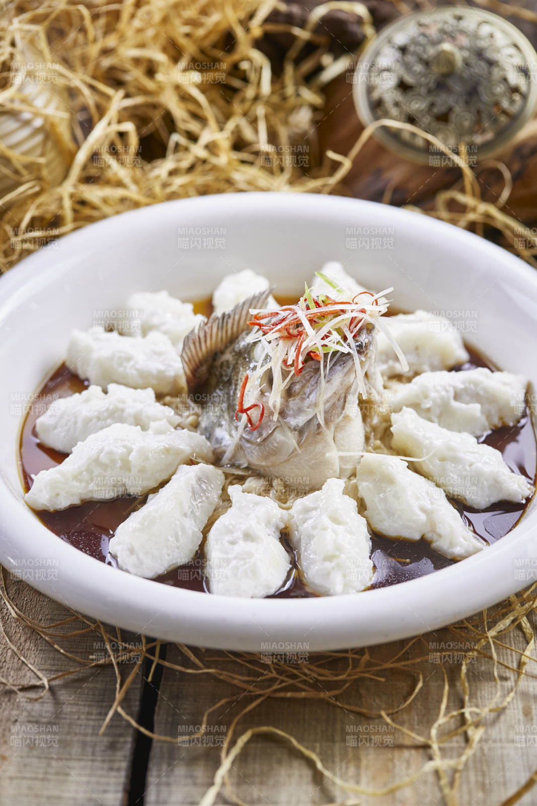 清蒸海鲈鱼肉泥鱼尾